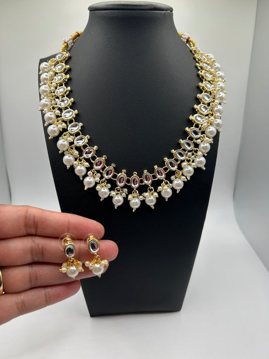 Neckline