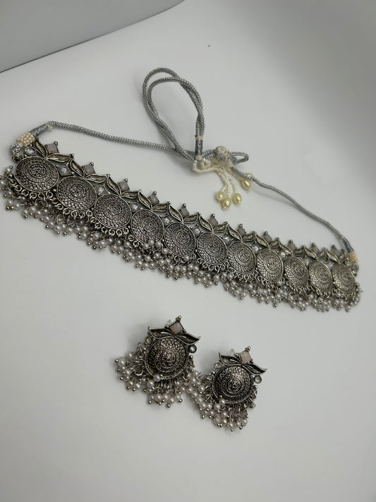 Oxidized necklace