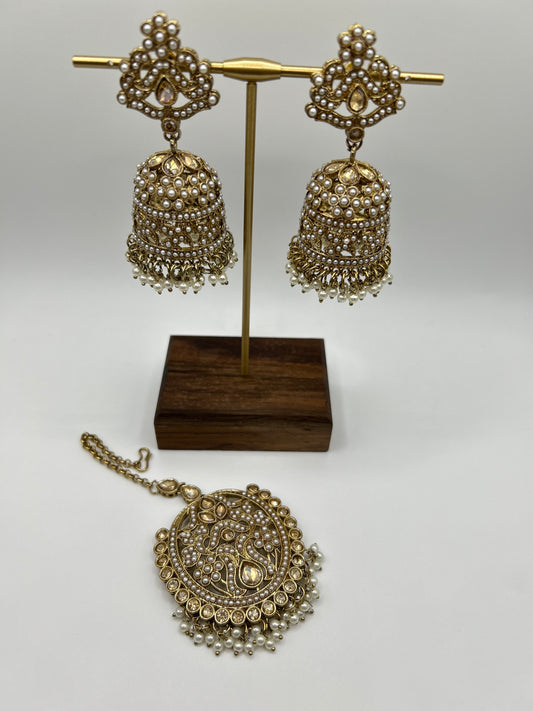 Earrings tikka