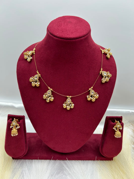 Thin chain necklace